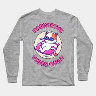 Pawsitive vibes only - cute and funny cat pun for pet lovers Long Sleeve T-Shirt